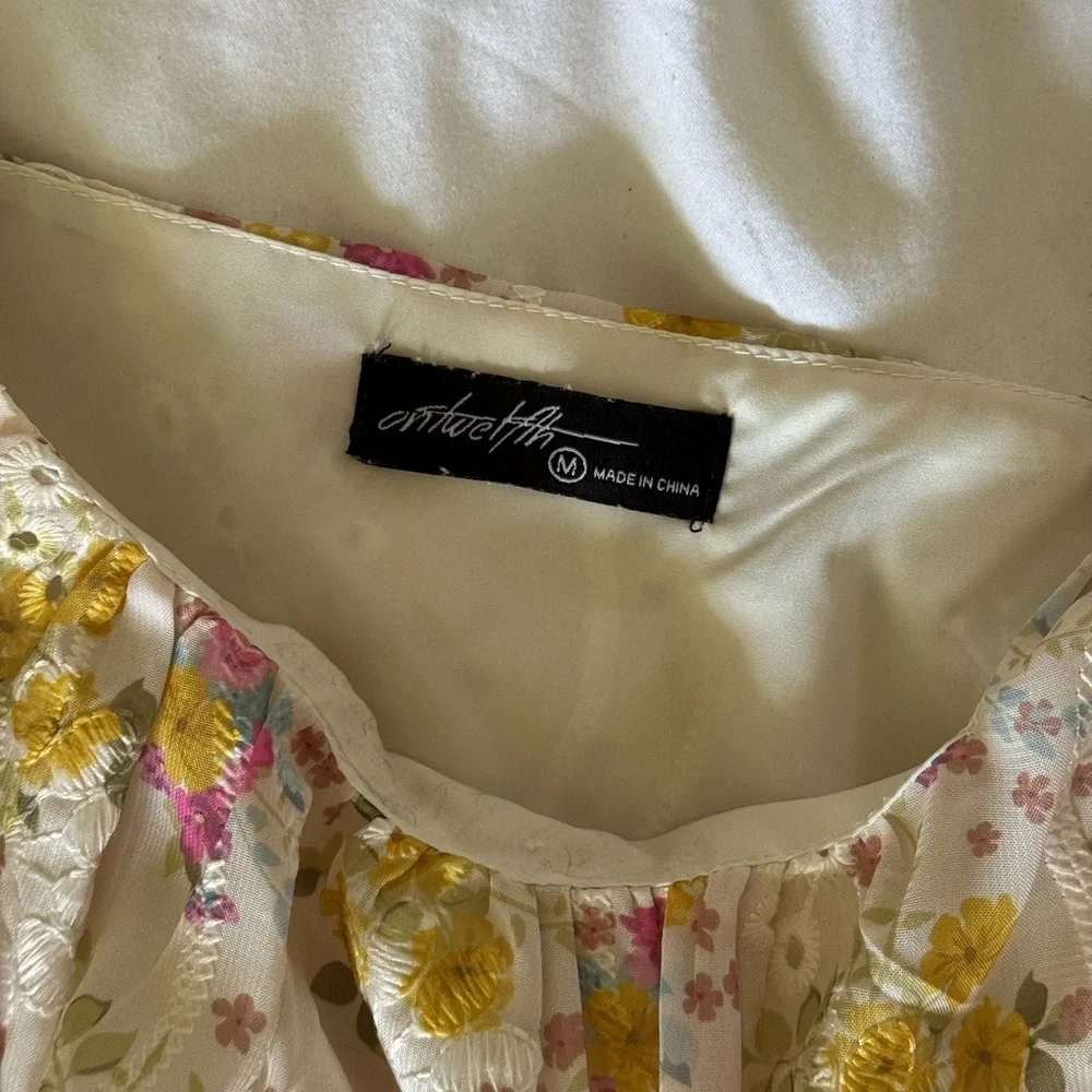 On Twelfth Cream Floral Puff Sleeve Blouse – Size M – Flawed